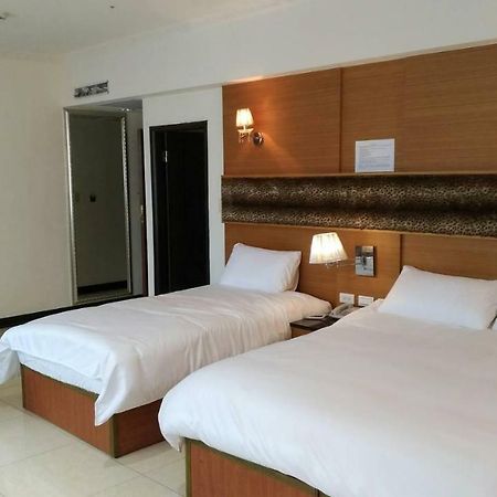 Schoen Hotel Kaohsiung Esterno foto