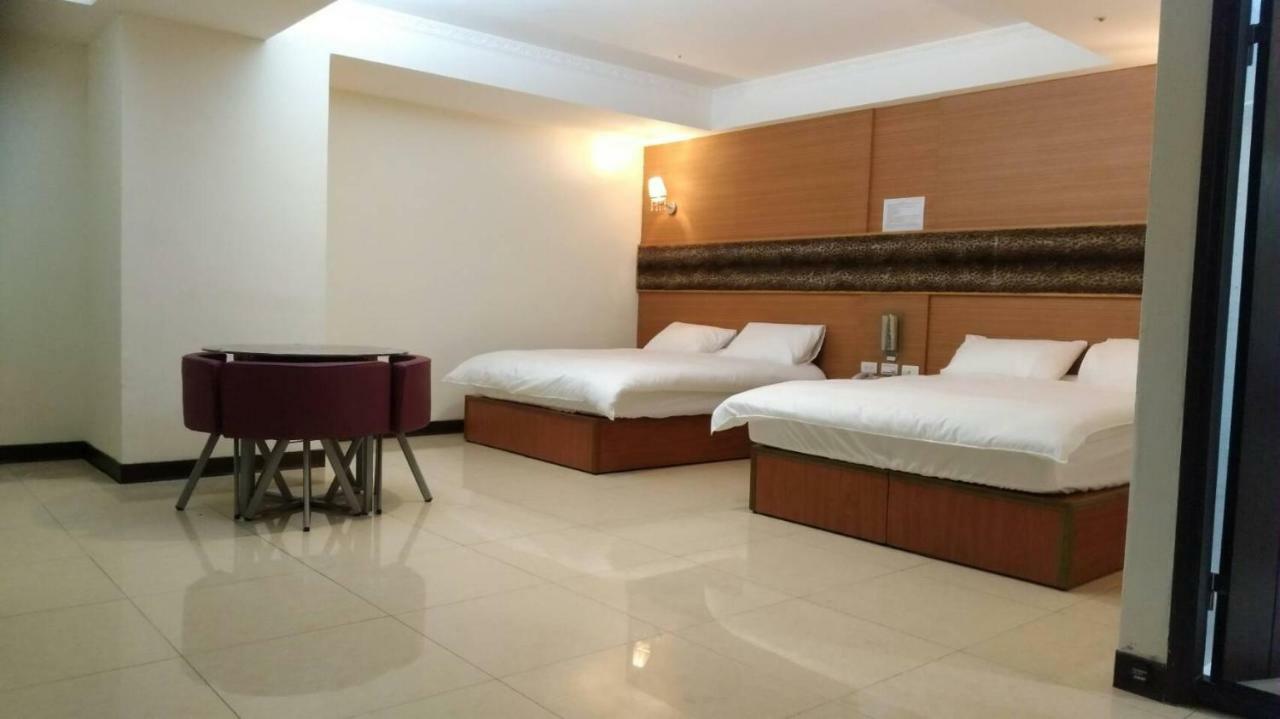 Schoen Hotel Kaohsiung Esterno foto
