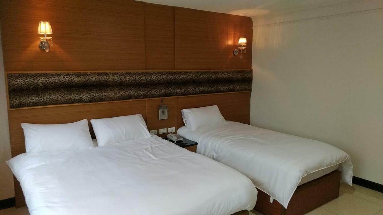 Schoen Hotel Kaohsiung Esterno foto