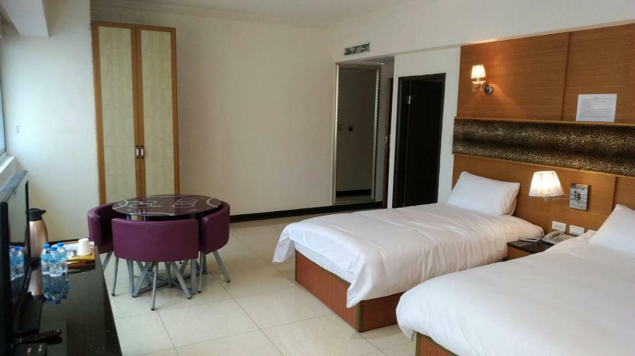 Schoen Hotel Kaohsiung Esterno foto